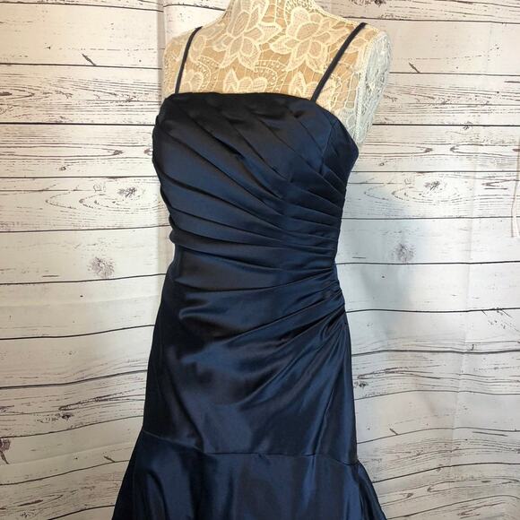Impression Strapless gown ruching to side bustled back navy dress size 14 - Picture 9 of 12